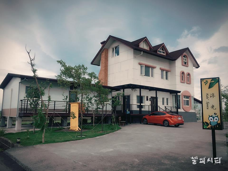 Gasthaus Travel Light Jiaoxi Exterior foto